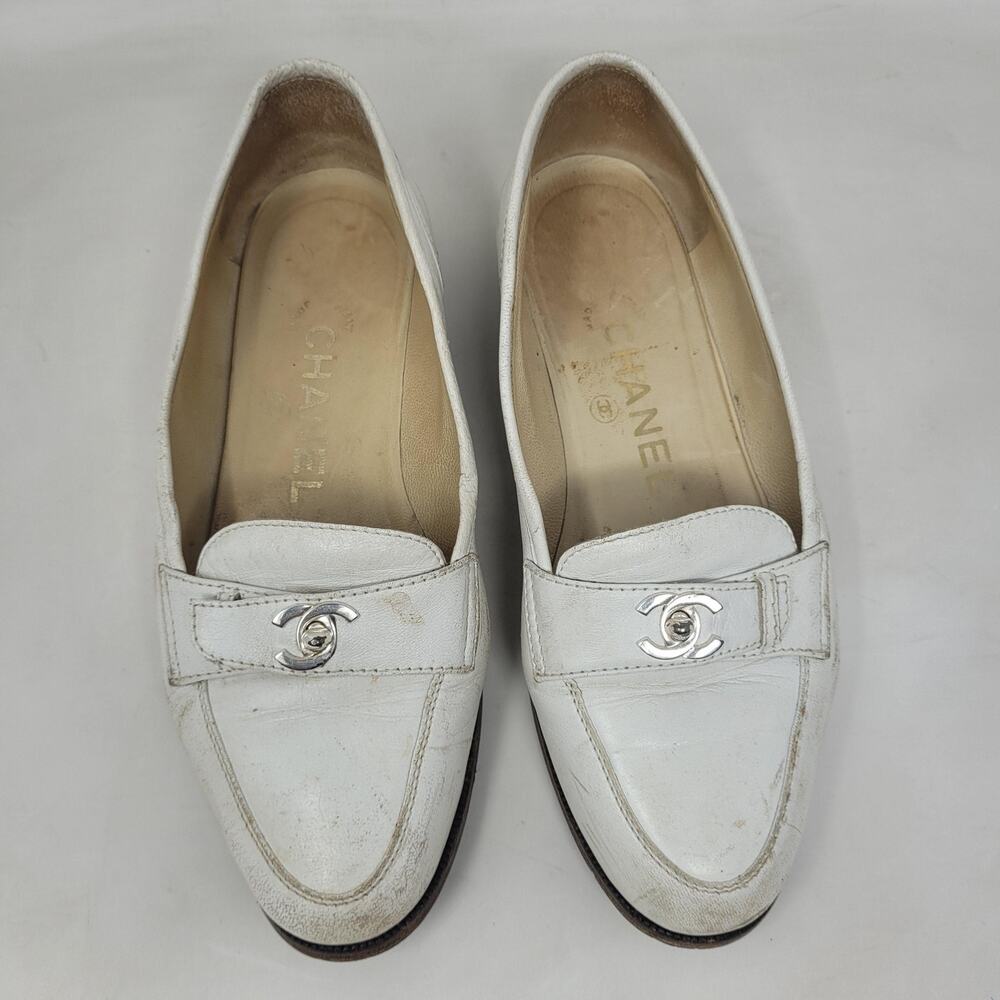 VTG Chanel Shoes 5 Cream Leather Loafers Flats CC Turnlock Old Money Luxury 90s - Picture 7 of 13